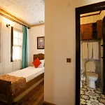 Hostel Old House Hotel&pub *