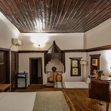 Old House Hotel&pub Хостел