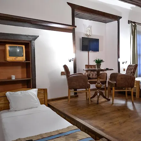 Old House Hotel&pub Хостел