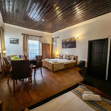 Albergue Old House Hotel&pub Antália