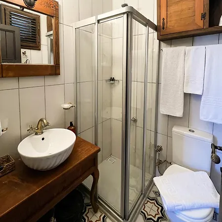 Albergue Old House Hotel&pub *